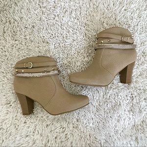 SOLD Jennifer Lopez Ankle Booties